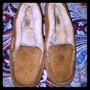 UGG MOCCASINS
